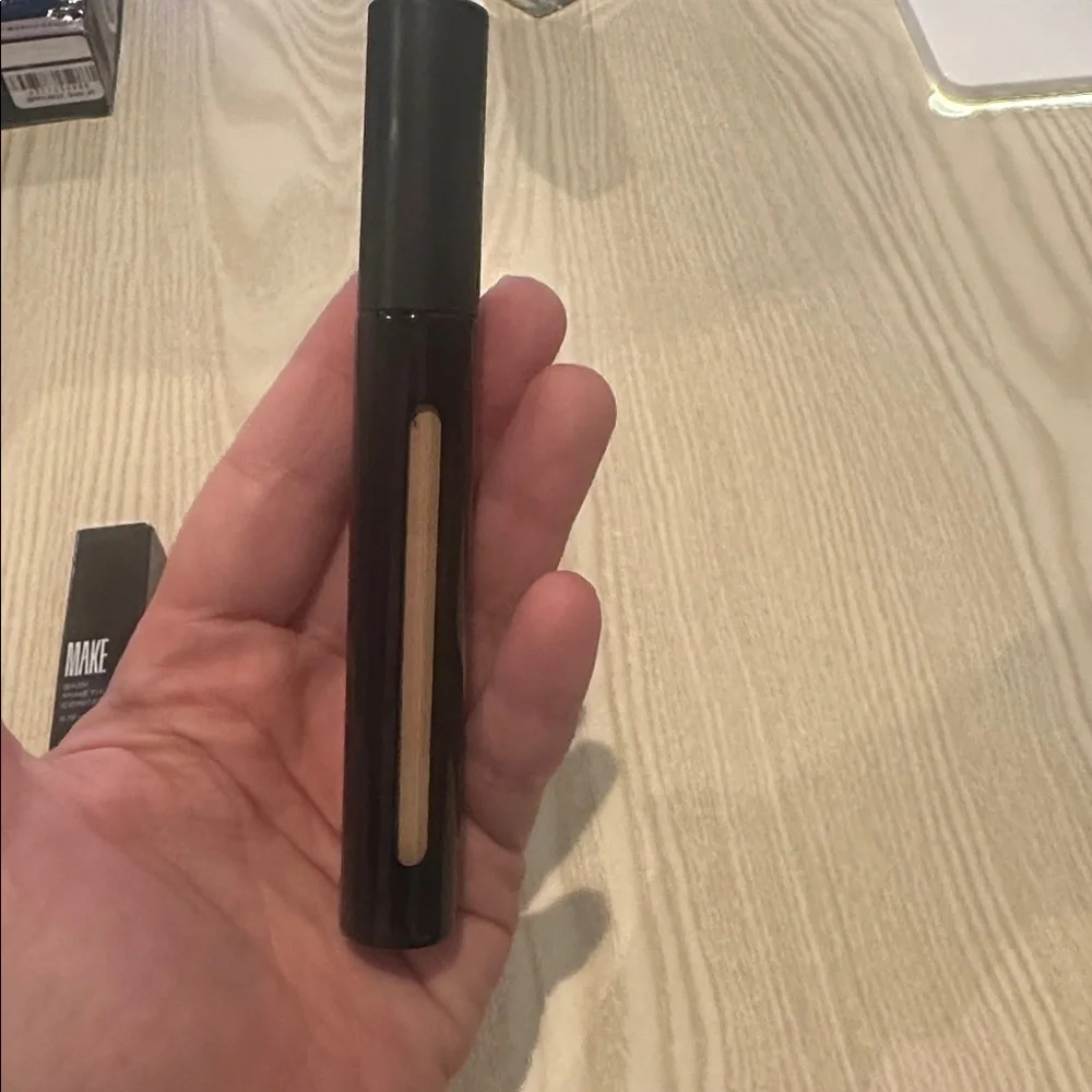 Skin Mimetic Concealer In 04 Light Warm